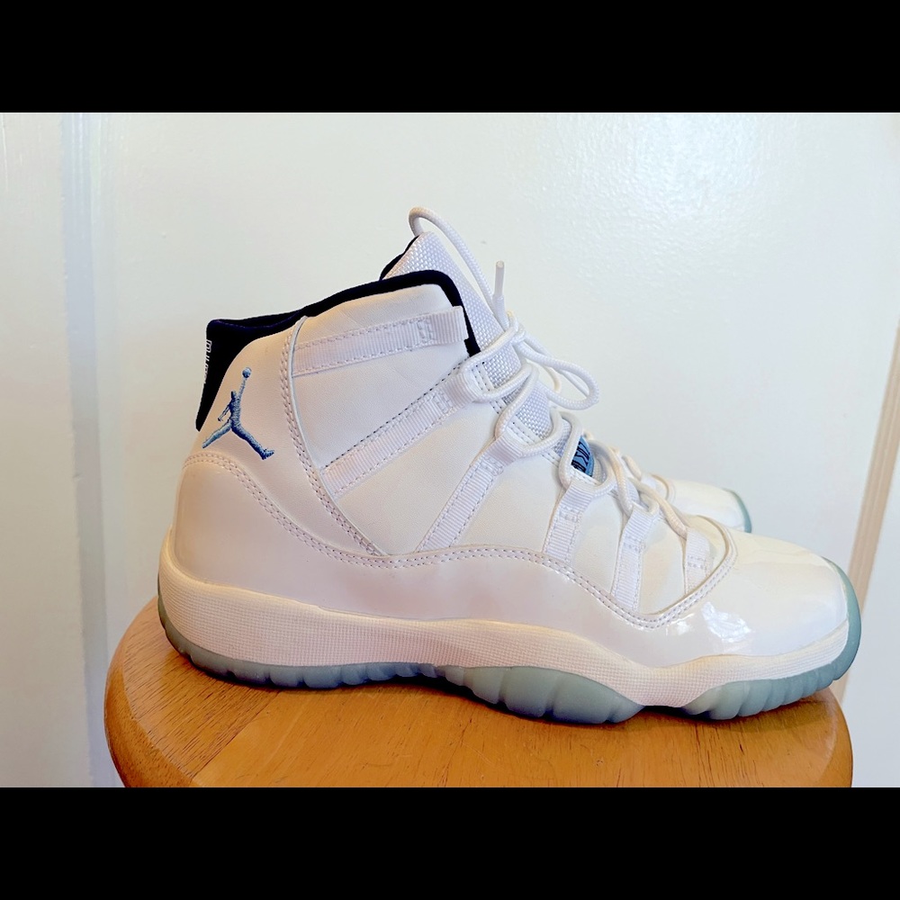 Air Jordan 11 Retro ‘Legend Blue 2014 *only worn twice*